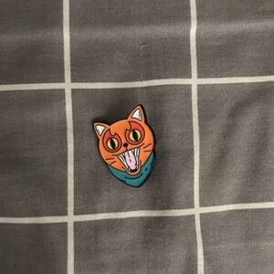 Cat pin